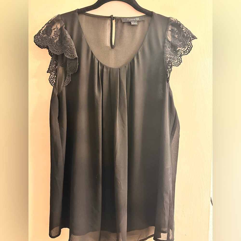 Forever 21 lace sleeve top